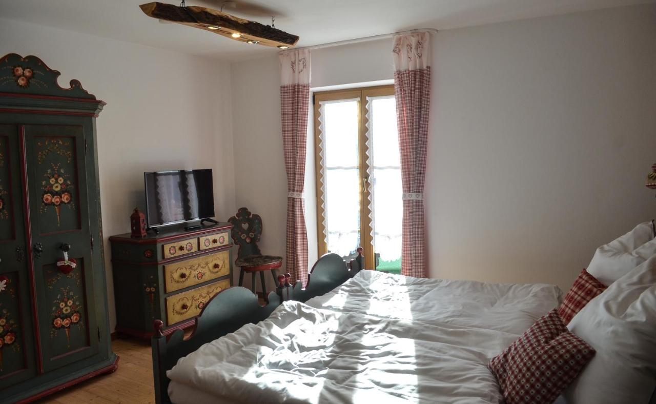 Berggasthof Karntner Alm Hotel Mittenwald Bagian luar foto